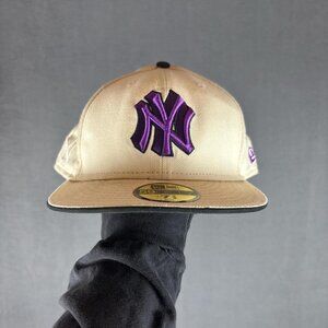 New Era Yankees 59FIFTY Purple Logo Fitted 7 1/8